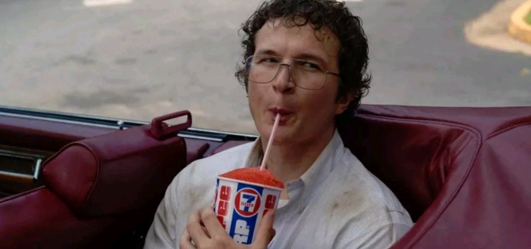 erlonmarcoz's tweet photo. Eu esperando a 4 temporada de Stranger things depois de assistir a 3 em um dia https://t.co/XQHFdotRSB