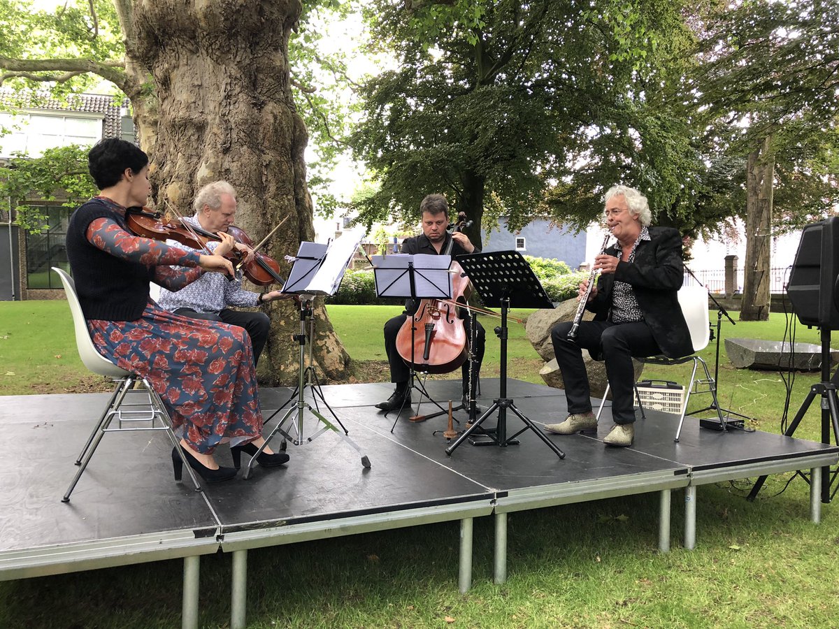 Concert in de #museumtuin naast de Boekenmarkt #Dordrecht