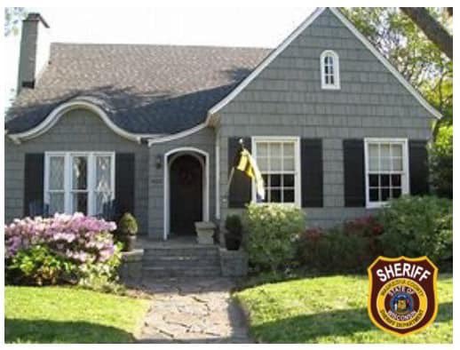 WaukeshaSheriff's tweet photo. Do you feel compelled to announce to the world and area burglars through social media that you’re going on vacation? 

Please try and wait until you get home to share the great news and pictures.

#HomeSafety #DontBeAnEasyTarget https://t.co/VE6ONmdQcs