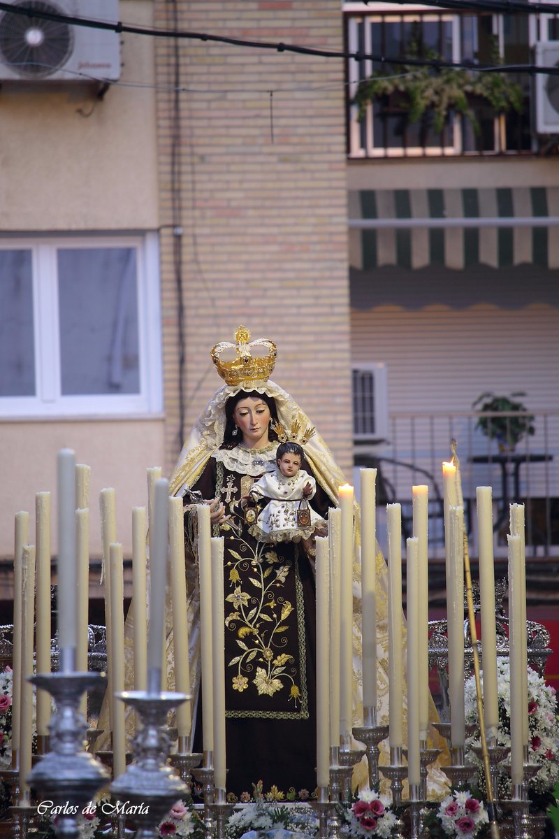 Esencias Cameras: "Brisa y Gloria" digitalmovie7.blogspot.com/2019/07/brisa-…

#esenciascameras #enlascallesdecamas #gloriascamas2019
Grupo de Fieles de <a href="/VCarmenCamas/">Virgen del Carmen</a> 
🕯Nuestra Señora del Carmen
Incluye Galería de Imágenes.⬇️📸
↗️Acces Web Esencias Cameras➡️💻digitalmovie7.blogspot.com