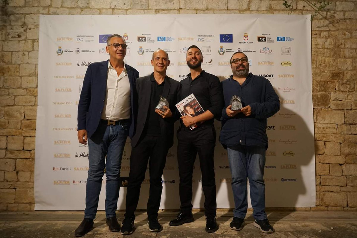 Safiter2018's tweet photo. I PREMIATI DELLA SERATA: Massimiliano Bruno - @GimboTognazzi 🎬
#SaFiTer #SaFiTer2019 #pugliaontheroad #salentofinibusterrae #italy #italiancinema #short #shortfilm #shortmovie #cinema #cinemagraph #cinemaday #massimilianobruno #noncirestacheilcrimine #gianmarcotognazzi #winners https://t.co/zf9iTZIvyx