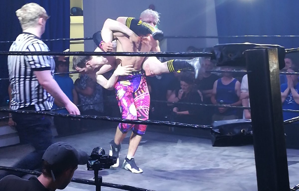 Victor_Non_Doom's tweet photo. So in some random photos from Friday's #RIPTIDEPointBreak show, we've got:
- A beachball heading for @ChuckMambo
- @JordonBreaks impersonating a spider monkey
- @CFlossWrestler impersonating a sloth
- and @chakarawrestler smiling. (Probably at the thought of hurting people). https://t.co/Qpbt4Gf1Sq