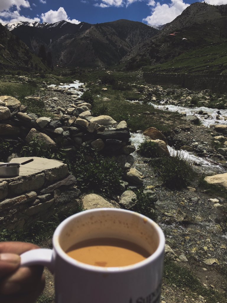 a_socialanimal's tweet photo. چائے - The Constant
#etribune #travelphotography #travelgram #wanderlust #wandering #chayee #tea #northernpakistan #pakistan #beautiful #beautyofpakistan #dawndotcom #followforfollowback #foodporn #babusartop #igers #igerspakistan #lightroompakistan https://t.co/oiUkBfHWQd