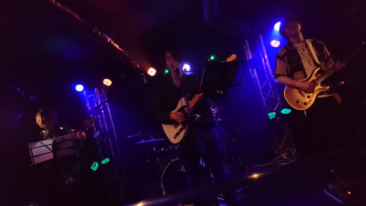 mako_bass_vocal's tweet photo. '19.7.6 のお写真。at XENON。
初めまして。#Proforte さん。
座ってた位置的にドラマーさん写らなかった…。ごめんなさい。🙇
#勝手に広報局 https://t.co/nAlv1tKh1N