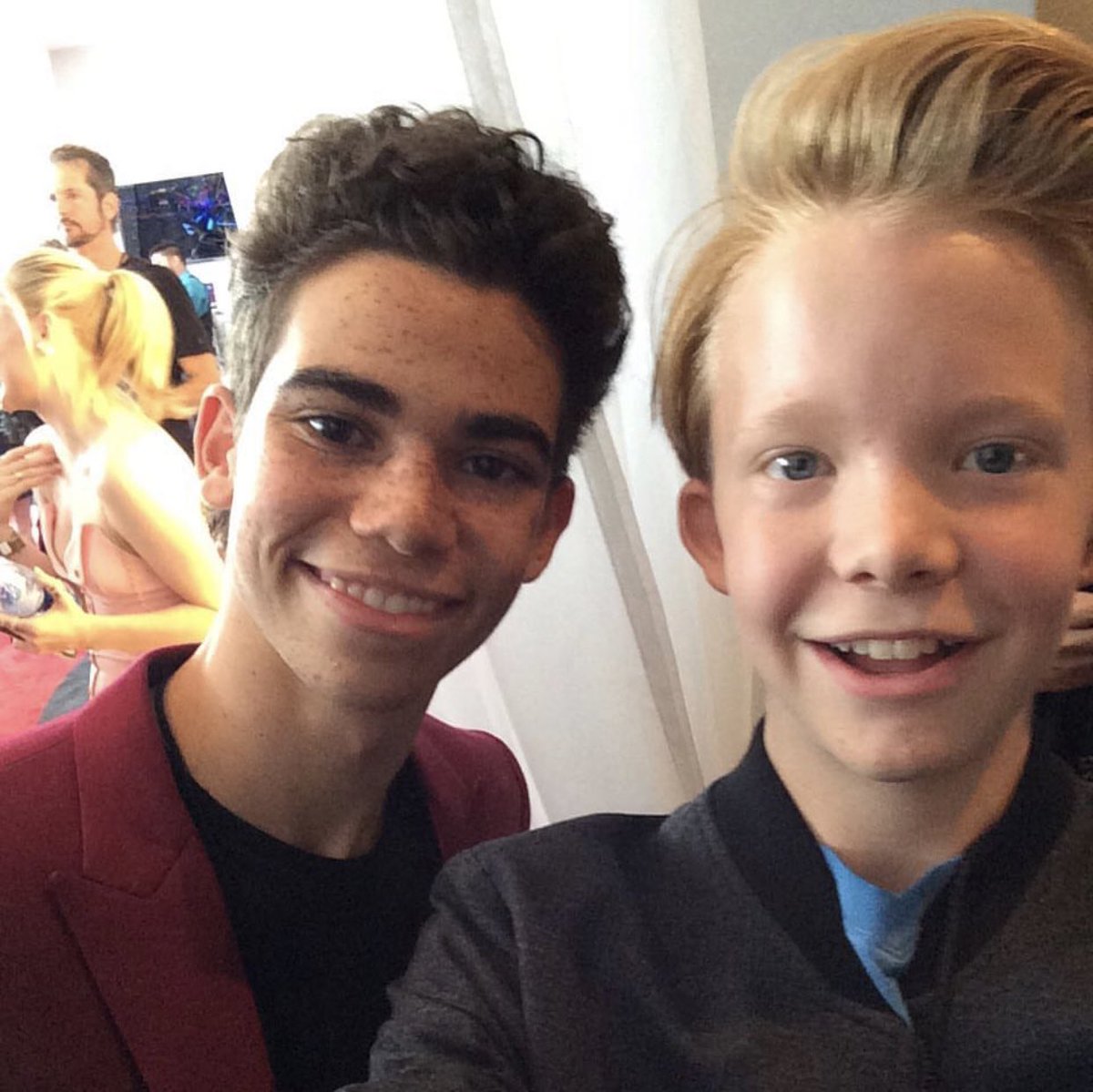 CodyVeith's tweet photo. rest in peace to cameron boyce. such a great soul, so glad i had the opportunity to meet one of my favorite disney legends. you were a true inspiration to me. this news breaks my heart. 😭❤️ praying for his family in this tough time. https://t.co/Q6MdB48UGB