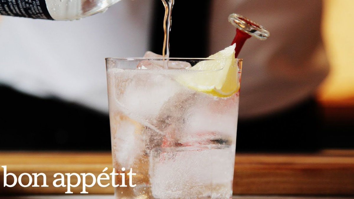BocaFizz's tweet photo. "I've no idea what I am talking about scientifically here, but the frozen vodka with a cold club soda keeps the bubbles tighter and more carbonated!" You are absolutely right Adam Rapoport! Carbonation ❤️Cold! The frozen vodka tip is lit! #drinkitcold https://t.co/s31iinD63t https://t.co/X3ZZ3x4HHN