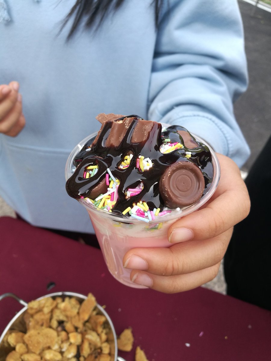 RHSBCatering's tweet photo. Wishing our boarders a wonderful summer. What a farewell with a fabulous BBQ and Monster Shakes!! @RoyalHighBath @VegaPatricia16 https://t.co/SGgjtI9B7b