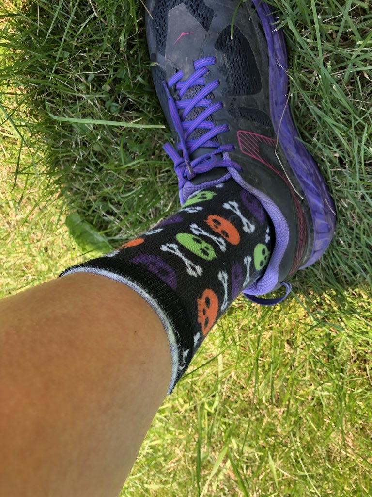 lordkatherine's tweet photo. To remind ourselves of what we just signed up for again we headed out to beautiful #pinehurstlake to do one loop of the #runforthetoad course...eerr.. yes skeleton hill .. forgot how nuts that was, but wore appropriate socks for it. 3 months to the race! #trailrunning 🌸🌿🌳🙏 https://t.co/09sNF9I7ir