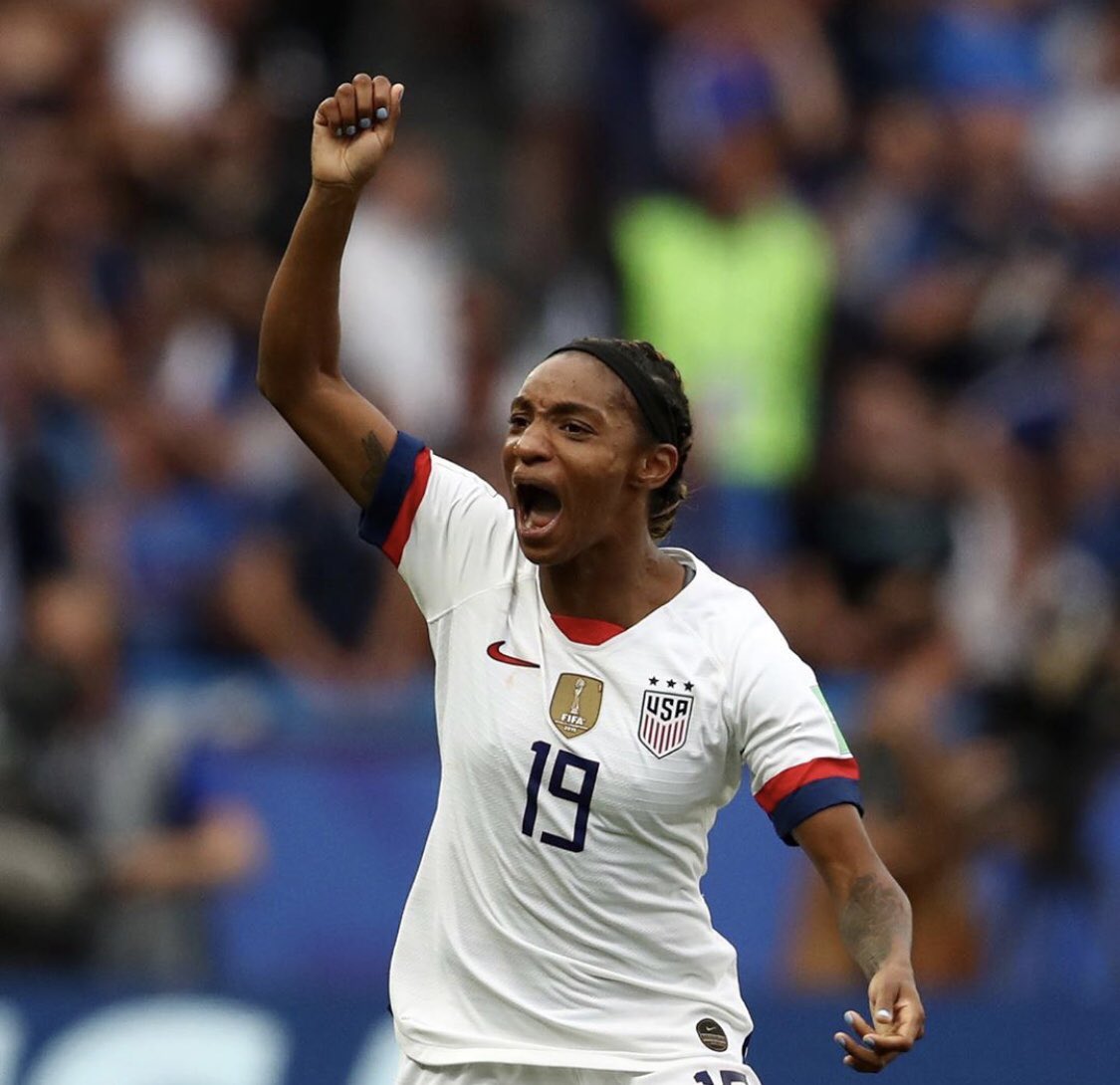 tvippolis's tweet photo. Crystal Dunn really went from missing the squad in 2015 having to watch USA win it all without her to starting every game and winning it all in 2019. I am so proud. SHE’S A CHAMPION.  🇺🇸 https://t.co/uZ3vqUow1o