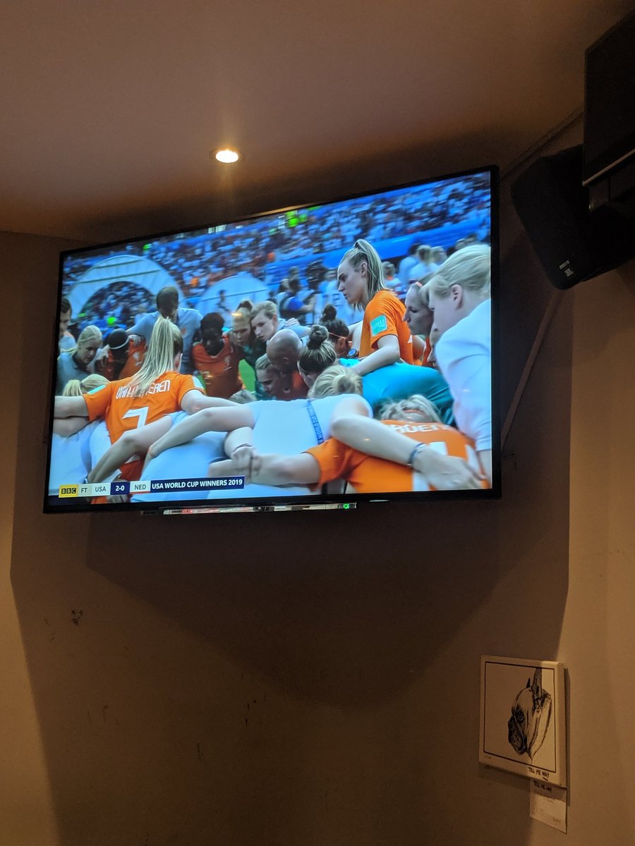 astrid_online's tweet photo. Congrats to team USA but sooo proud of the Dutch team, fighting to the bitter end!!! 🇳🇱 #WorldCupfinal #thenetherlands #oranjeleeuwinnen #orange https://t.co/K7afaEc1ZP