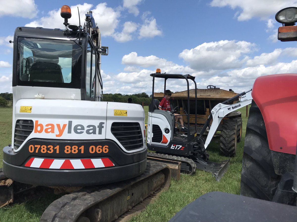 Young apprentice, and cheap labour 😂😂❤️❤️