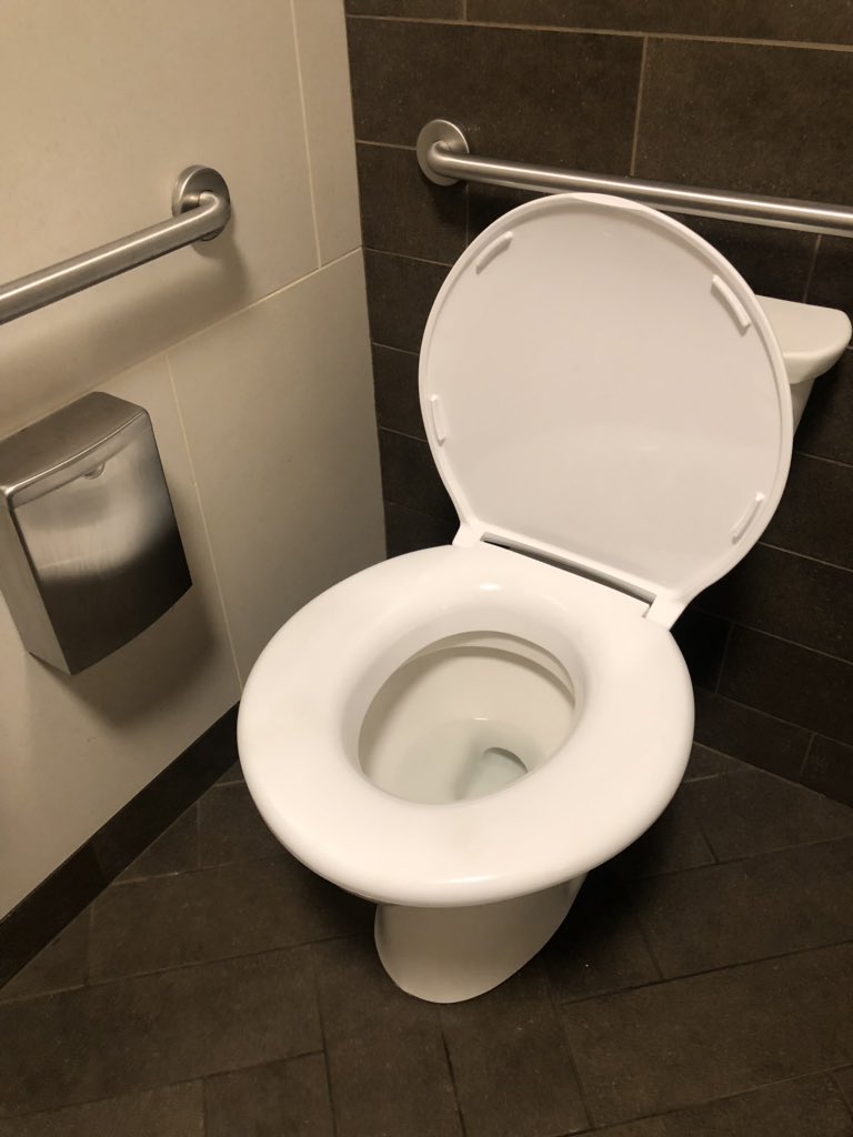 KrangTNelson's tweet image. easily one of the largest toilet seats I have ever encountered in my bathroom-using career. just tremendous