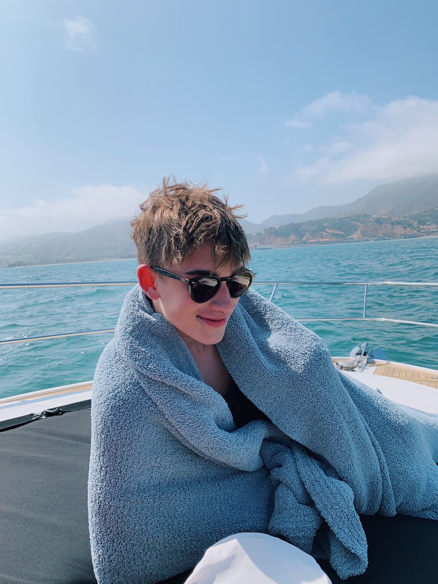 johnnyorlando's tweet photo. malibu days https://t.co/rnYnDvkxYF