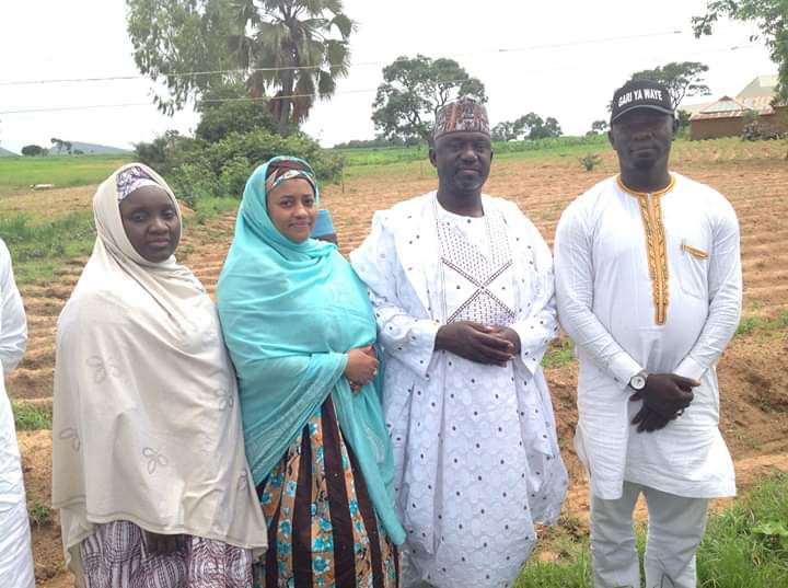 GariYaWaye's tweet photo. Earlier today, Hon. @SuleimanLere, his family &amp; other APC executives were in Gure to condole Mr Yaroson Ibrahim (Secretary, APC Lere LGA) over the death of their mother. May God almighty grant her eternal rest.

Accept our condolences once again. https://t.co/jNjnY1QakC
