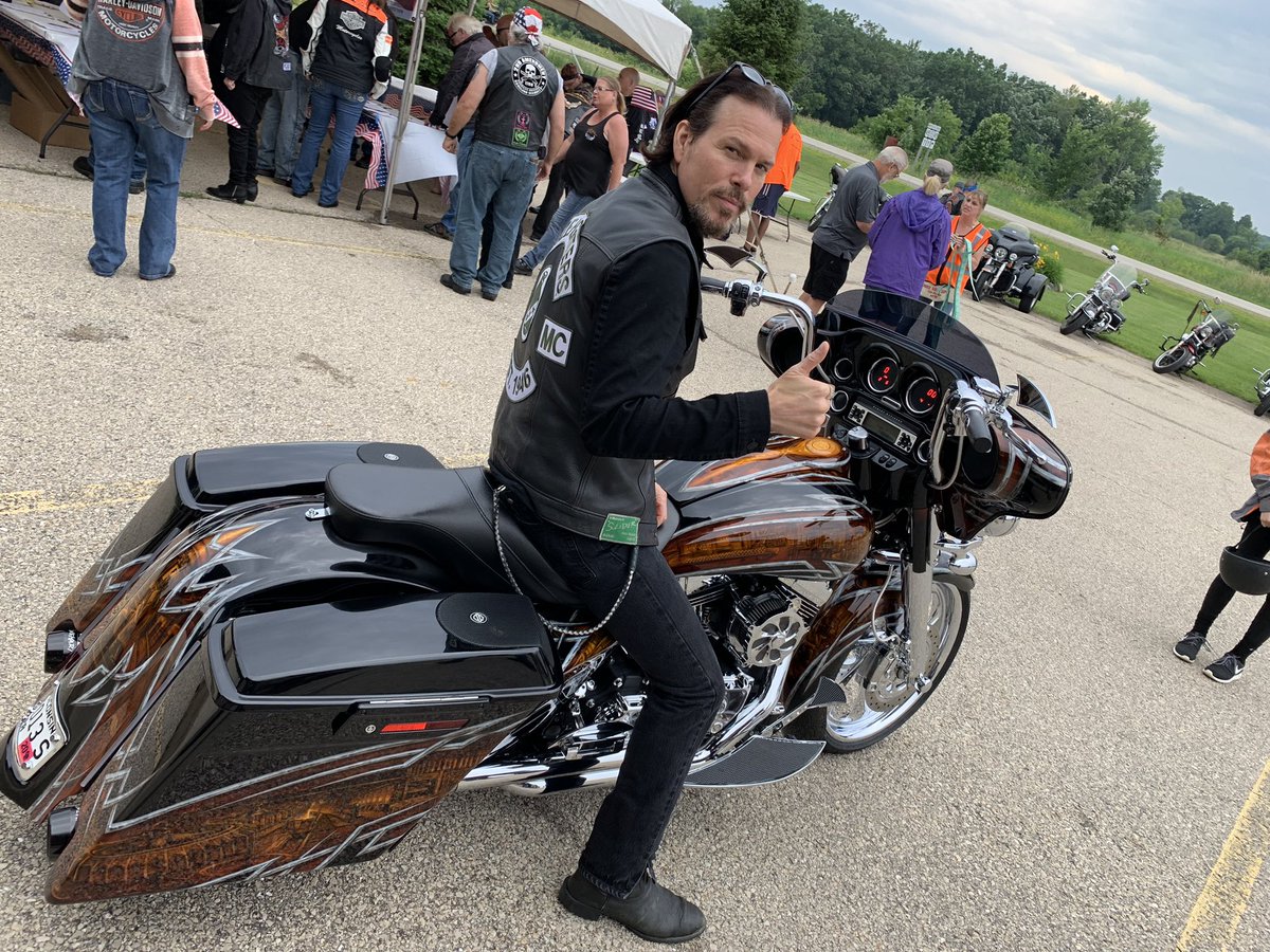 SeanMcNabbLA's tweet photo. Big thanks to the #kingrun in #Foxvalley #wi #WWOH
Wisconsin wheels of hope! 128 mile ride & through WI .Thanks to all veterans for your service! #veterans #thankyou #bikers #harleydavidson thx @docs.hd for the sweet #19 #streetglide @TrueReligion #bfmc @bfmc101 #owof ✅🙏🏼✅ https://t.co/cxZTD08sKJ