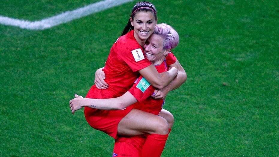 lmjslatinsx's tweet photo. Que dupla #EUAxHOL #FIFAWWC https://t.co/dS0STrhyS7