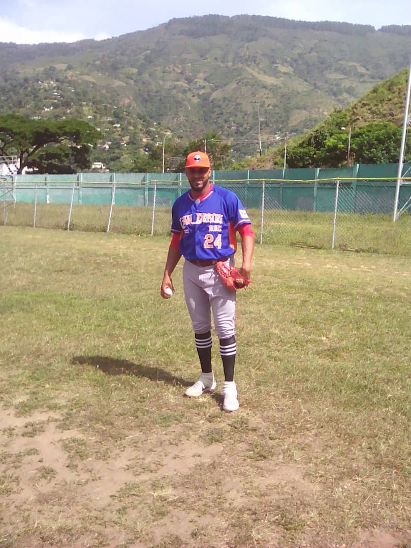 asieselbeisbol's tweet photo. Dos exgrandeliga conforman la rotacion de Lanceros del Portuguesa @Lanceros_BBC en la @lnbbprensa. Ayer abrió Cesar Jimenez y hoy lo hace Osmer Morales. Buen nivel este año en la Liga. Ambos activos en la @LVBP_Oficial con @aguilasdelzulia y @CardenalesDice https://t.co/gPv5vfZAnK