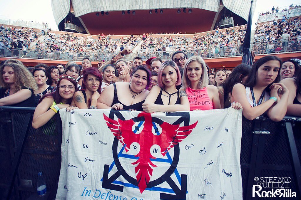 DivisionCampana's tweet photo. The Division in Rome 🔥🎶
Thank you, @30SECONDSTOMARS @JaredLeto @ShannonLeto , for the Family #Echelon #MarsArmy #adventurevip @adventure https://t.co/XtcO7IpAJU
