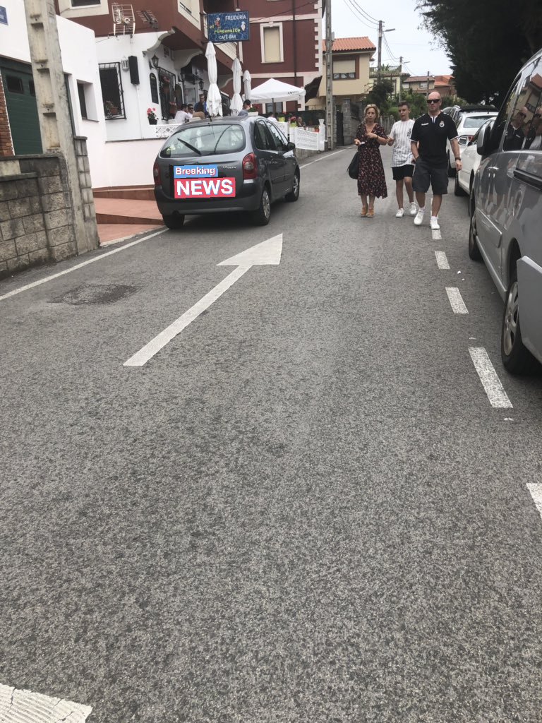 vecino_monte's tweet photo. Un domingo cualquiera en Monte. @gemaigual y @JavierCeruti siguen anteponiendo los intereses de los dueños de los bares La Prensa y aledaños, a los de los vecinos de Monte #SantanderSucio #SantanderIlegal #Santander #MonteLamentable https://t.co/oSwzJKO5qQ