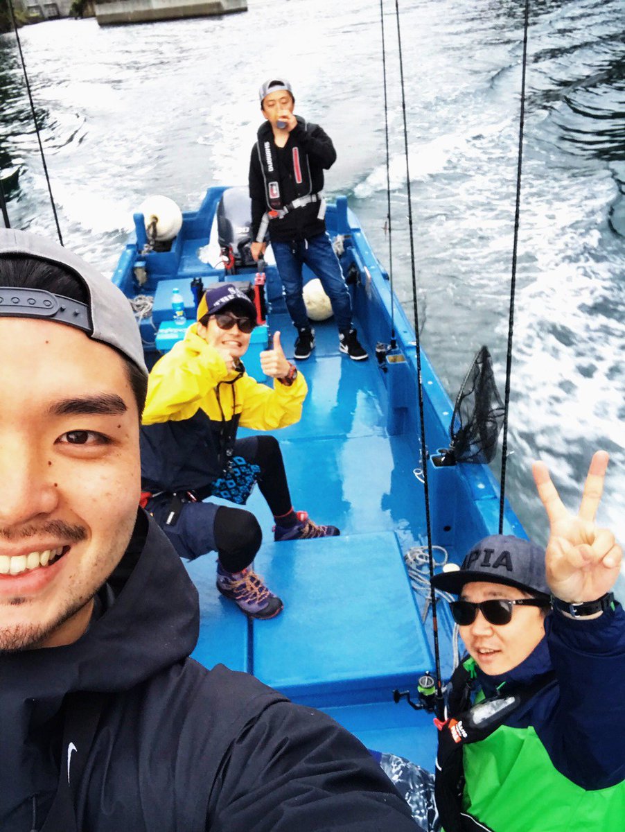 go_ahead1218's tweet photo. 今日は唐丹湾ボートロックへ!
渋さとウネリのダブルパンチでしたが、みんなで試行錯誤して、先輩のゴーマル筆頭に良型もポツポツ!
グラスミノーLの新色だと、今日のような「ローライト×濁り」では、しっかりシルエットを出せる、写真の4色が◎
#ECOGEAR #NORIES #GRASSMINNOWL #新色 #アイナメ #釜石 https://t.co/4al8KyAnpF