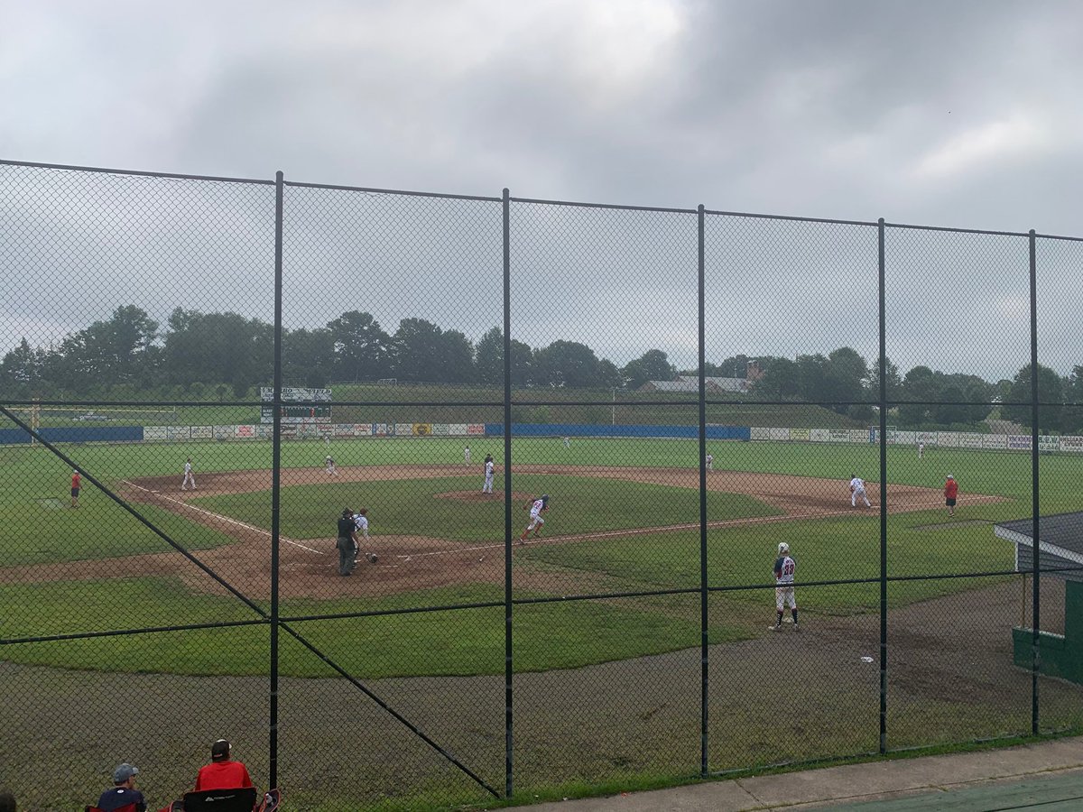 ShawnTorbett's tweet photo. ⁦@BeastEast30⁩ the 19u championship round at Vacarro field in Steubenville begins https://t.co/R2nZNu6NvV