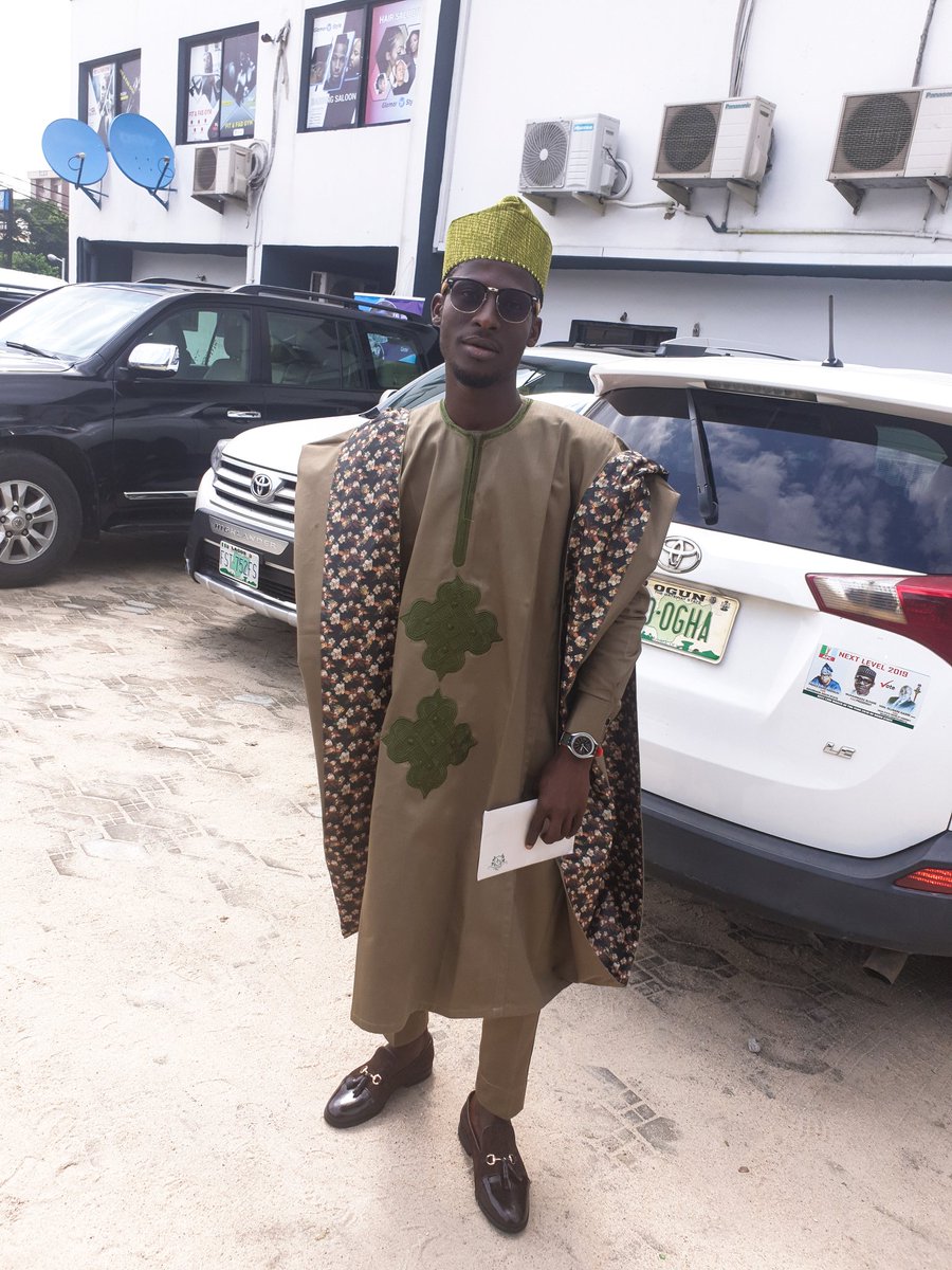 iam_K0D3D's tweet photo. #Take19 #WeddingGuest https://t.co/VrRcV3pzyV