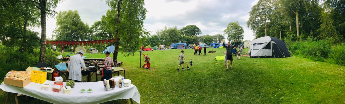 hannah16x's tweet photo. 50 hours later and we’ve left @tarn_rowing! Fun to compete and win at yesterday’s regatta and great to organise the BBQ and camping again - thanks to everyone who came and made the weekend so enjoyable! #HenleyOfTheNorth #maroonandgold #sausage https://t.co/ezQVokhWh1