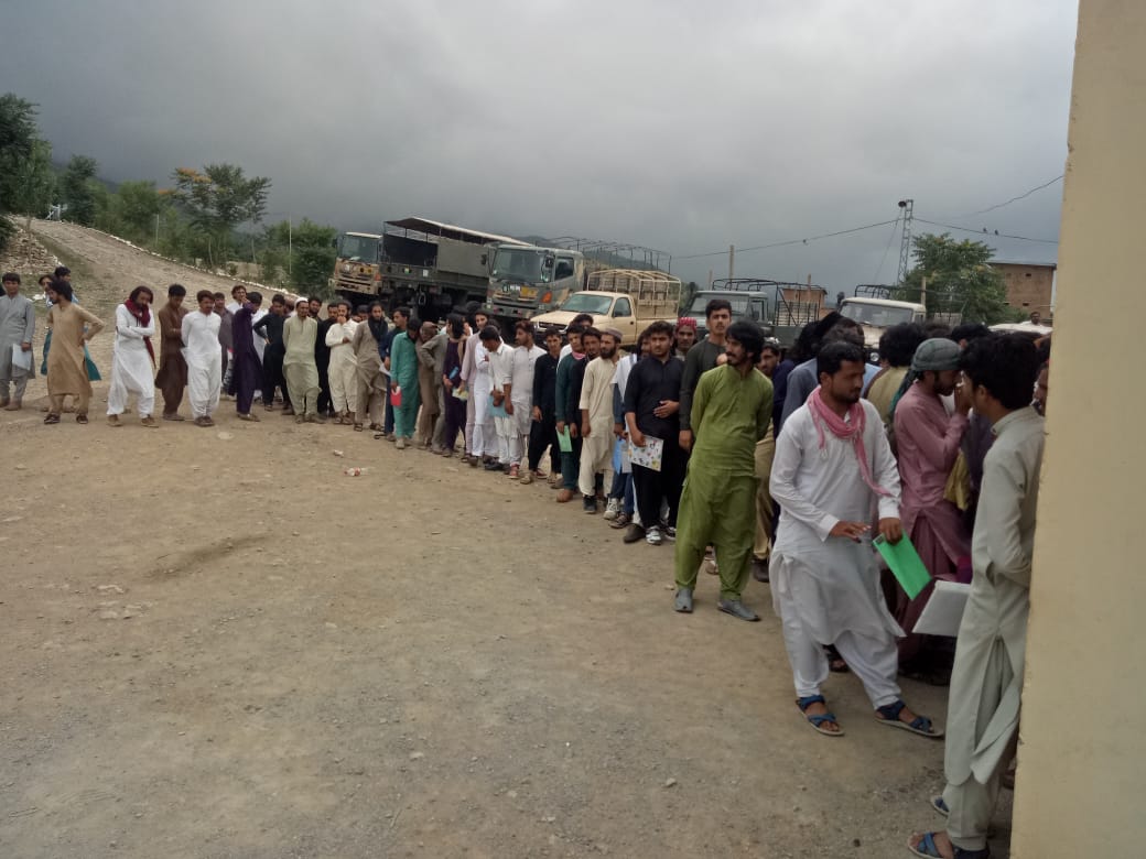 AlikhanMahsud2's tweet photo. #southwaziristan
ایف سی ہیڈ کوارٹر ساؤتھ کی طرف سے ایف سی میں سولجرز کی بھرتی کا سلسلہ جاری ہے . جس میں جنوبی وزیرستان کے نوجوانوں کو موقع فراہم کیا جائے گا. اس سلسلے میں 55 برگیڈ میں بھرتی کا سلسلہ جاری ہے. آج کے دن 150 سے زائد نوجوانوں نے درخواست جمع کرائ. https://t.co/sN2xAlvBCS