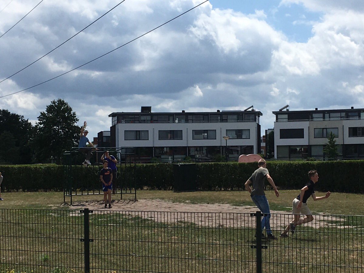 AartVH's tweet photo. #soccer #pétanque #pullup pfew, time to start the #BBQ https://t.co/5ml7qiwmda