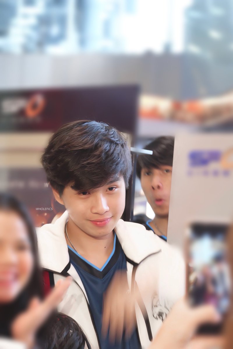 whole__fics's tweet photo. 060719 แบคทีเรียคุงได้ซีนจากคูมโอไปเต็มๆ🤣 #Monaliza #Creammio #EvosDebut https://t.co/1Zr8vmA3EH