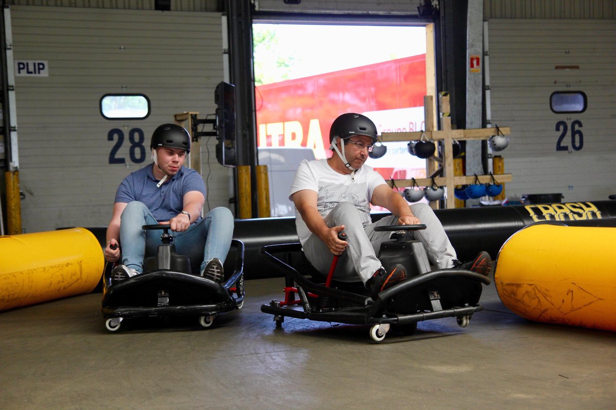 KARTING 🏎 

Voici quelques photos du kart connecté itinérant crash kart ! C’est un peu en mode mario kart mais à #Amiens ! 😉