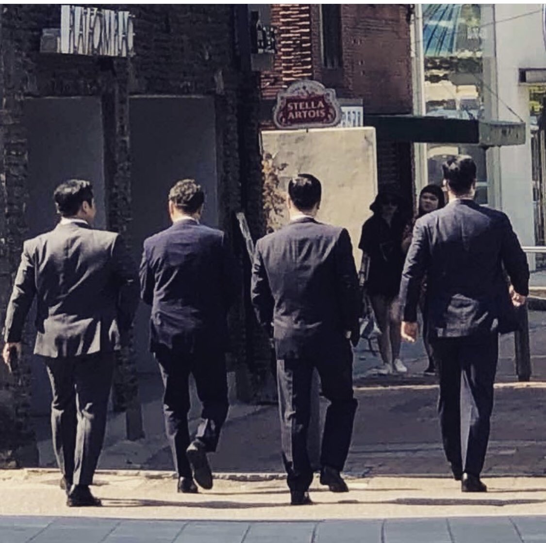 jhguard's tweet photo. 협조해주시고  고생하신 모든분들 깊은 감사드리며  더운날씨에  질서유지 해주신 팬여러분 감사합니다! 끝으로 소집해제 하는날까지 고생많으셨습니다! https://t.co/9caxShdakN