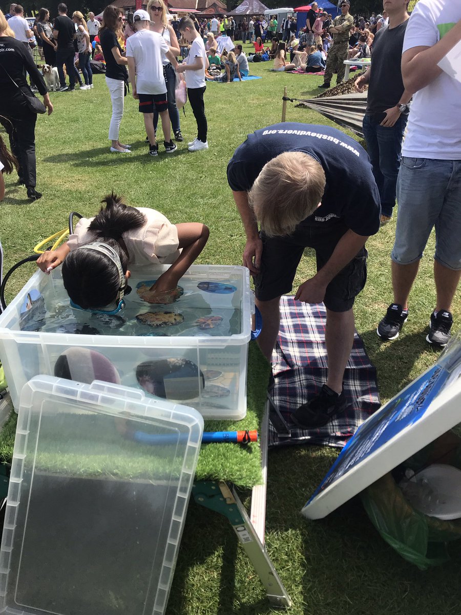 BusheyDivers's tweet photo. Come experience what it is like to breathe underwater #scuba @festivalbushey https://t.co/2p1Rxodn9E