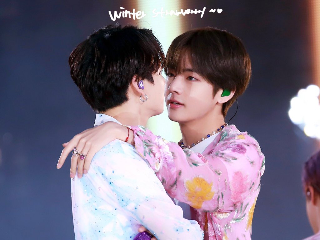 Вигуки bts. Вигуки bts. Taekook. Ким тэхён и чон чонгук. Bts jungkook taehyung.