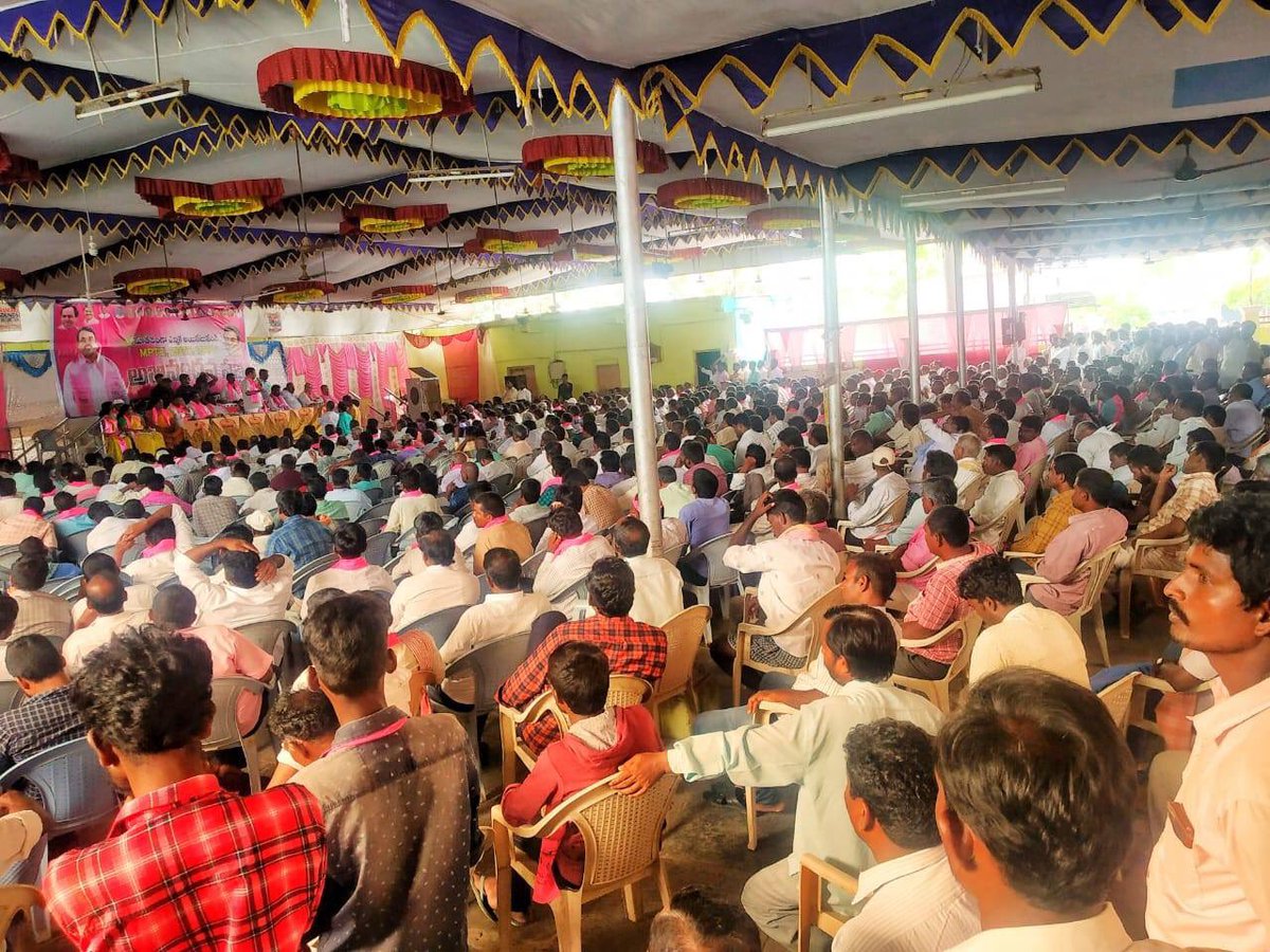 jupallyk_rao's tweet photo. Honoured the newly elected MPTC’s, ZPTC’s and MPP’s at Kollapur. And thanking all the MLA’s and other public representatives for taking active participation. 

#trsparty #kcr #telangana #jupallykrishnarao https://t.co/QdSfQTuoOP