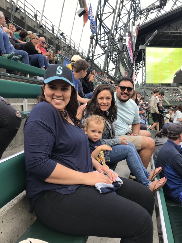 My favorite people. #whereiroot #las2sea <a href="/PaulTHE2nd/">Paul Flores II</a>