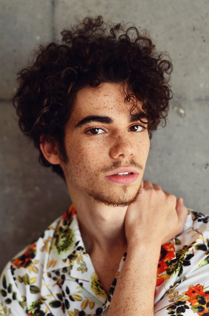 urlilsatan's tweet photo. Fuck, you were too young,
all your fans will remember you, 
rest in peace Cameron Boyce. 
#CameronBoyce https://t.co/oJRFzSDvR7