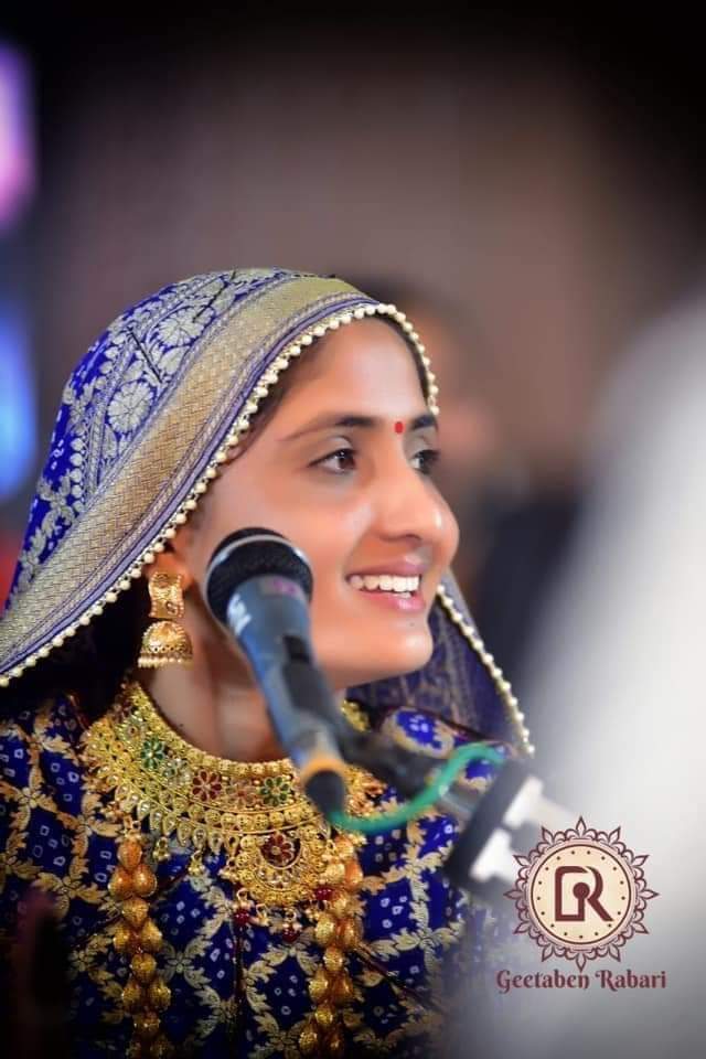 Sunita_Roa's tweet photo. #Lok_Dayro
#6th_july_2019
#BHACHAU_KUTCH
@Geetaben_Rabari 
💕🎵🎧🎼🎧🎼
#ગીતારબારીઓફિશિયલ #ગીતારબારીલોકડાયરો #ગીતારબારીલેટેસ્ટસોંગ https://t.co/j6y1CQJpXL