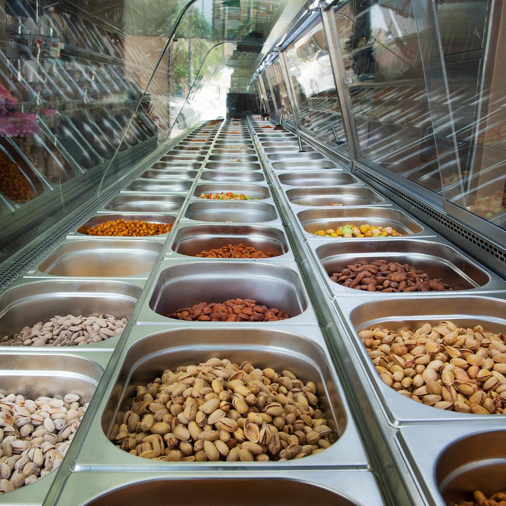alhalabiuae's tweet photo. Our nut display and warmer is made of steel and insulated with fiber glass. It heating temperature is between 30° - 90° C.  
For more information, click the link in the bio. 
#alhalabi #kitchenequipment #steel #fybreglass #kitchenproducts #manufacture #fitout #commercialkitchen https://t.co/ps4gGAFJVb