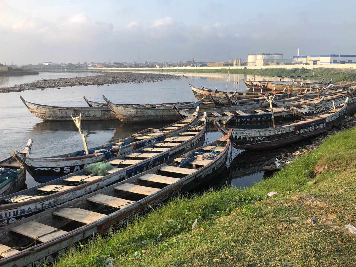 ErikSolheim's tweet photo. Well done! 👍
Plastic bottles have disappeared from beaches in Accra, Ghana 🇬🇭.
Recyclers have created a market for bottles, pickers bring them in.
Lesson learned: We need to give plastic waste a value!

Photos by @YREGhana https://t.co/5bui0GxEaL