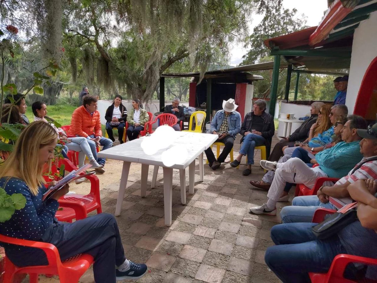 Bendecido domingo a todas las queridas familias Boyacenses. Deseo que sea un día de felicidad junto a sus seres queridos y amigos. Día a día construimos #UnBoyacáParaTodos