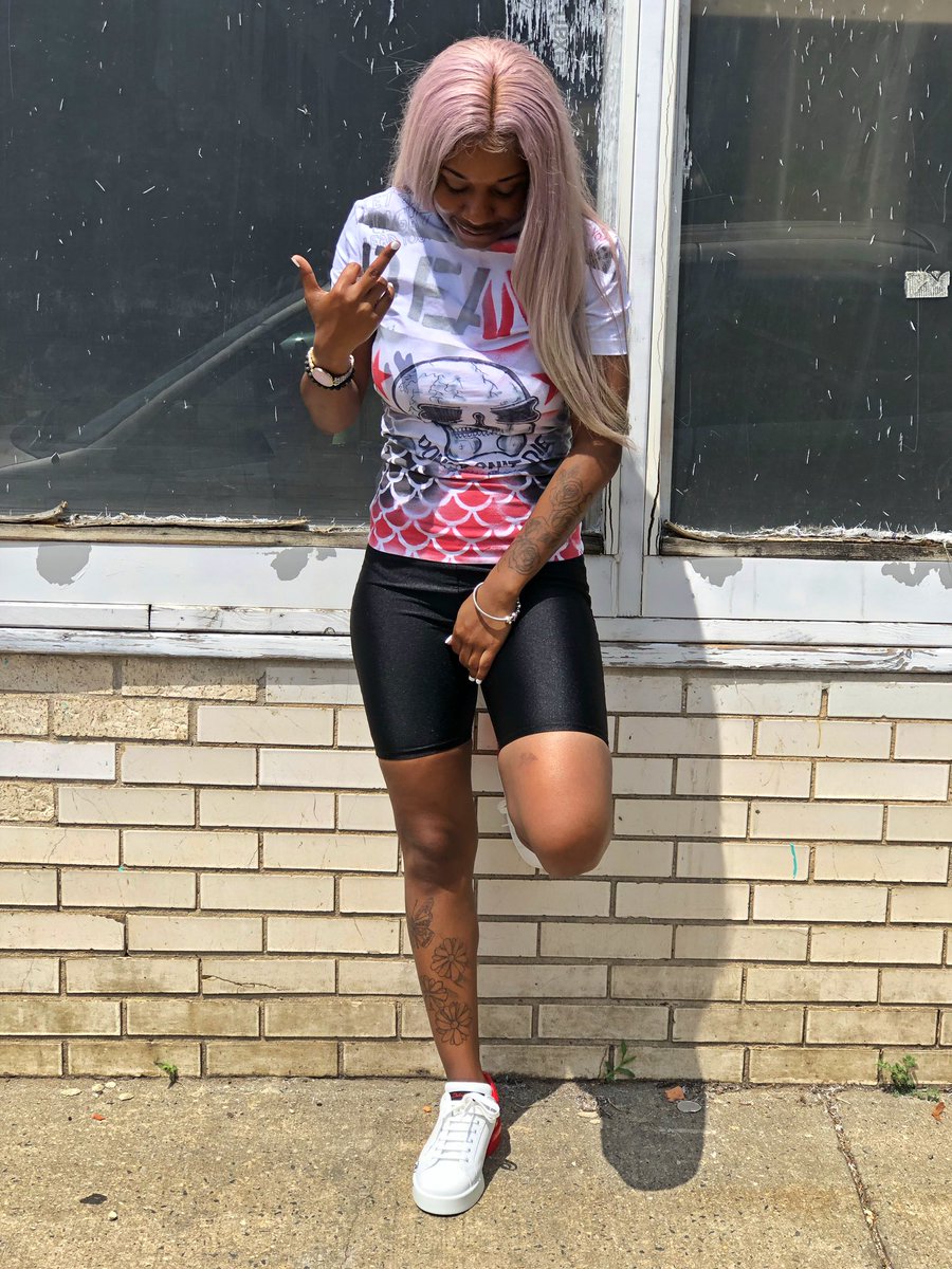 Its_puddoe's tweet photo. How she only 21 & she a savage 🥵 #freefu #foreverdarius https://t.co/3SpwX3vDu2