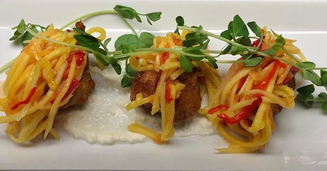 BloomRestaurant's tweet photo. Fresh corn &amp; Ricotta fritters with mango-papaya slaw  #latinfood @liciousto https://t.co/qSOMV1g6hS https://t.co/1zwHAvbC5x