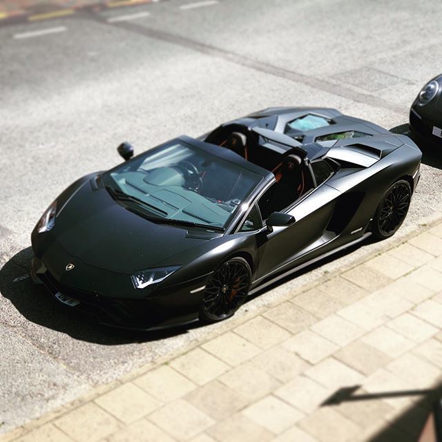 MJBils's tweet photo. A noisy noisy #convertible #lamborghini #aventador in #black in #alderleyedge #alderleyedgecars #fast #instacars #cars #dreamcars https://t.co/4C1GSRT9qj https://t.co/YgGcvlJ7B7