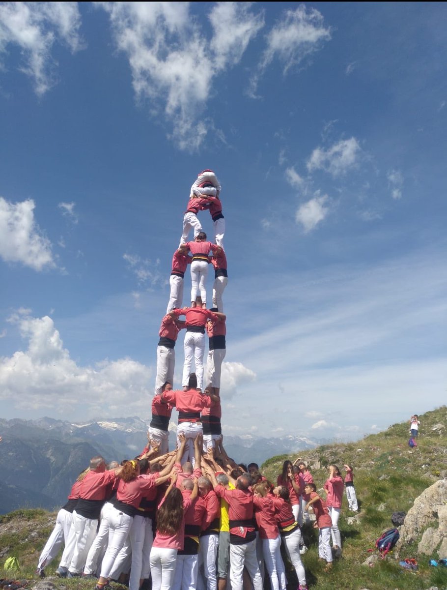 This weekend we travelled to the Aran Valley, in the Pyrenees mountains, where we built our #HumanTowers in Vielha and on top of the Blanhibar summit. #castellers