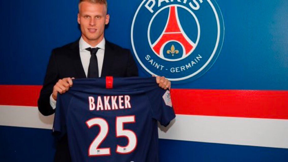 FootEurope1's tweet photo. 🚨 Le latéral gauche néerlandais Mitchel Bakker signe pour 4 ans au PSG en provenance de l’Ajax... https://t.co/51QUe7baST