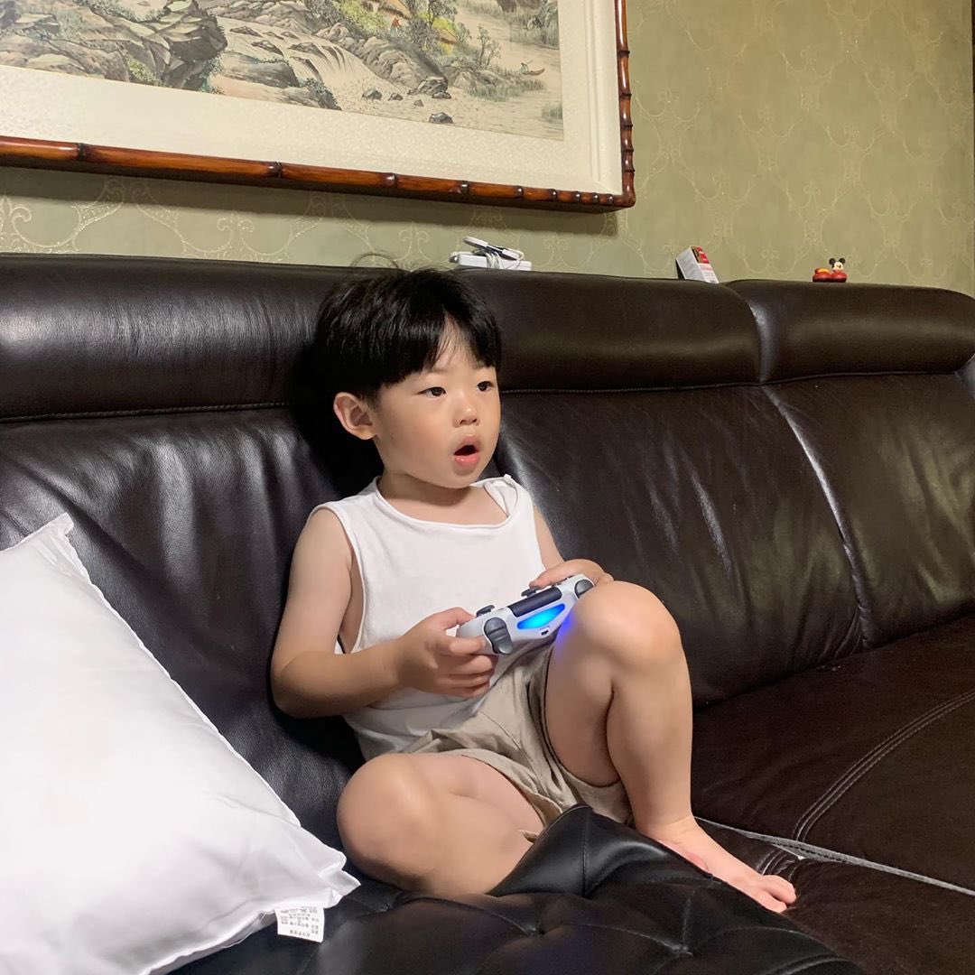 บีนี่ควอนครับแม่ ᯅ̈ tweet media