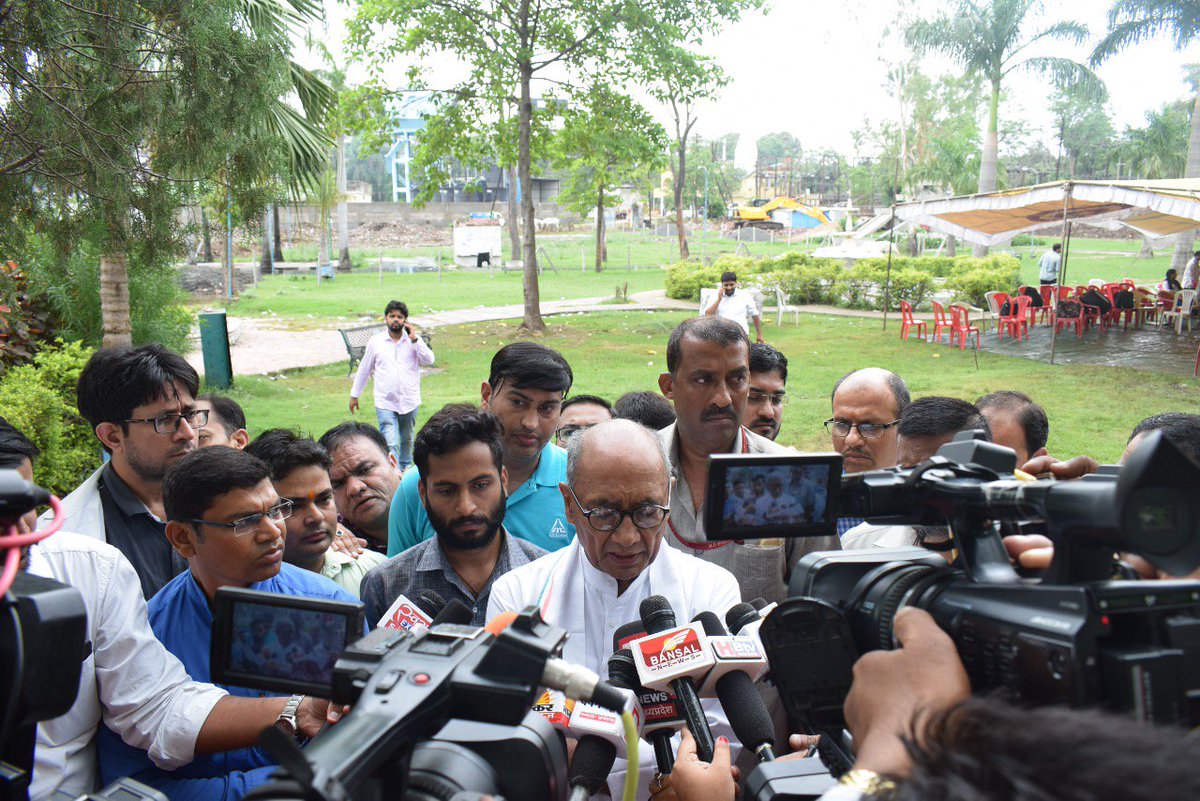 physiodesk's tweet photo. Hon. Shri Digvijay Singh ji assured for formation of seprate Physio council in MP and accepted publically that Physios are not paramedics... @digvijaya_28
@Digvijay4Bhopal #Physiocouncil4MP at #Bhopal
@CMMadhyaPradesh @OfficeOfKNath @PMOIndia #MPPhysiotherapyCouncil https://t.co/ZlFVliTijF
