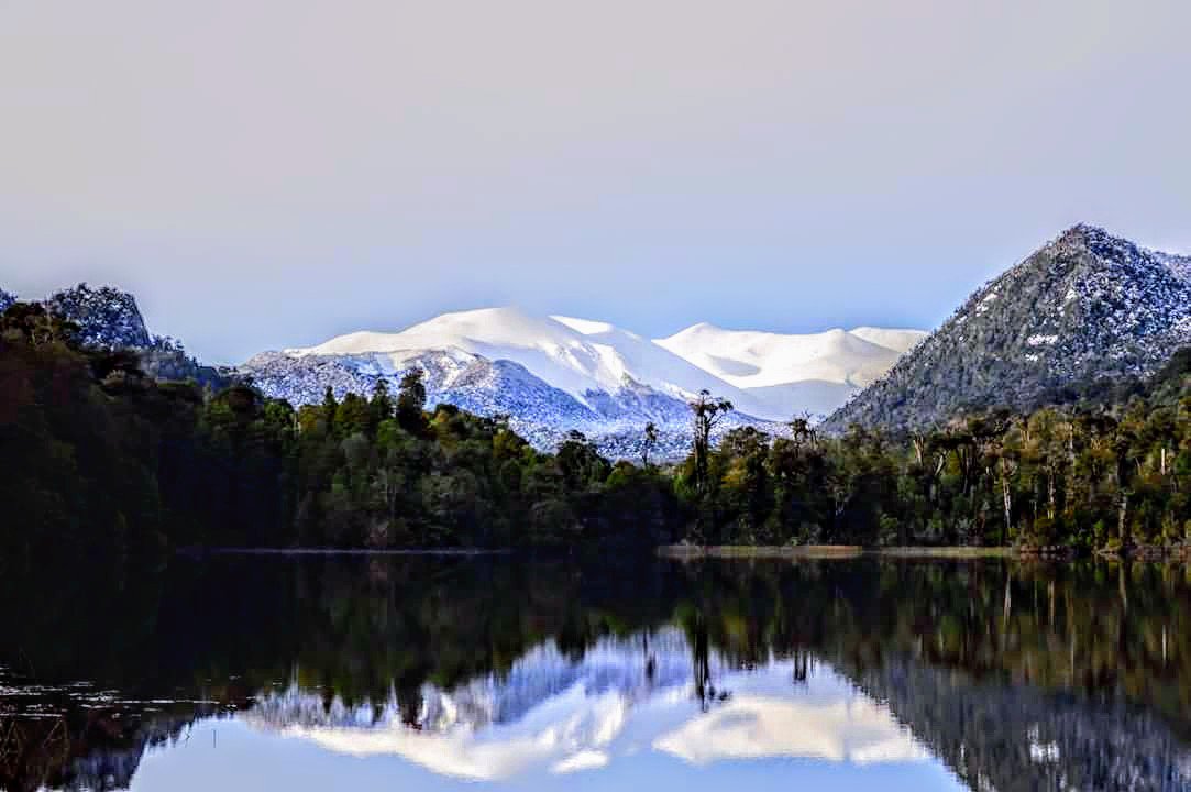 EPuyehue's tweet photo. La magia de Puyehue, el hermoso lago El Palmar. https://t.co/Q67V8ahYZQ