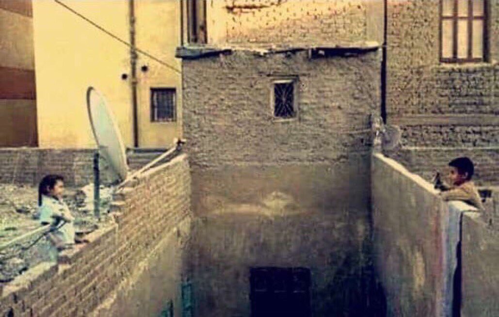 Q8topicat's tweet photo. اخاف نتعدى الحدود ونسقط
"خلي علاقة حبنا ( سطحيّه ) " https://t.co/xRryblhXGT
